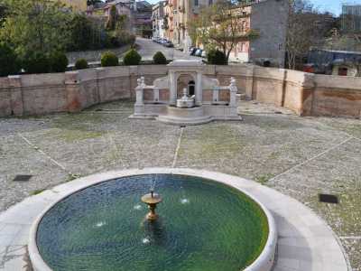 Il paese della Basilicata � famoso per l�ottocentesca �Fontana Cavallina�